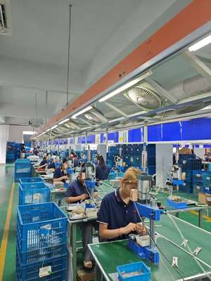 1200W Titan-Föhn-Bürste mit 3 Temperaturstufen und 1 Jahr Garantie für frizzfreies Styling