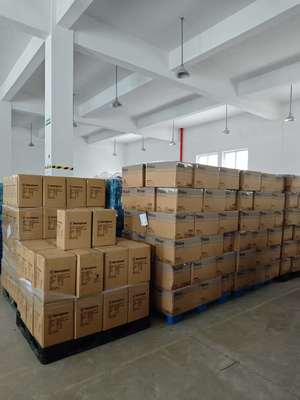 Multifunktionale elektrische Haartrocknerbürste mit ovalem Lauf für einfaches Styling zu Hause, im Salon oder auf Reisen